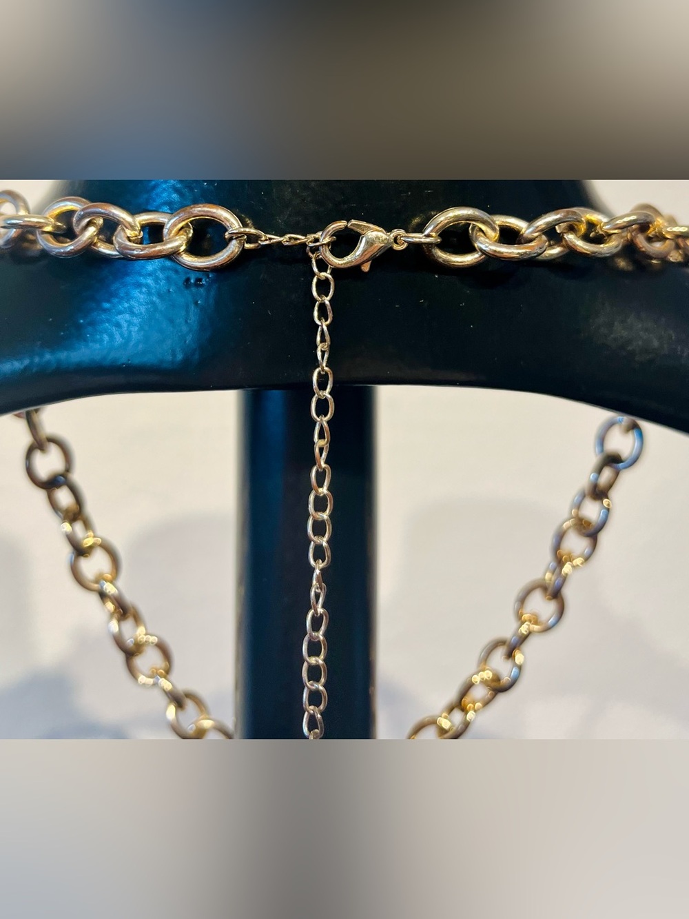Vintage Y2K Gold Chain Necklace with Pearl Pendant - Picture 3 of 3